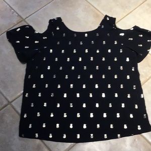 🌺Navy blue with silver pineapple print Top